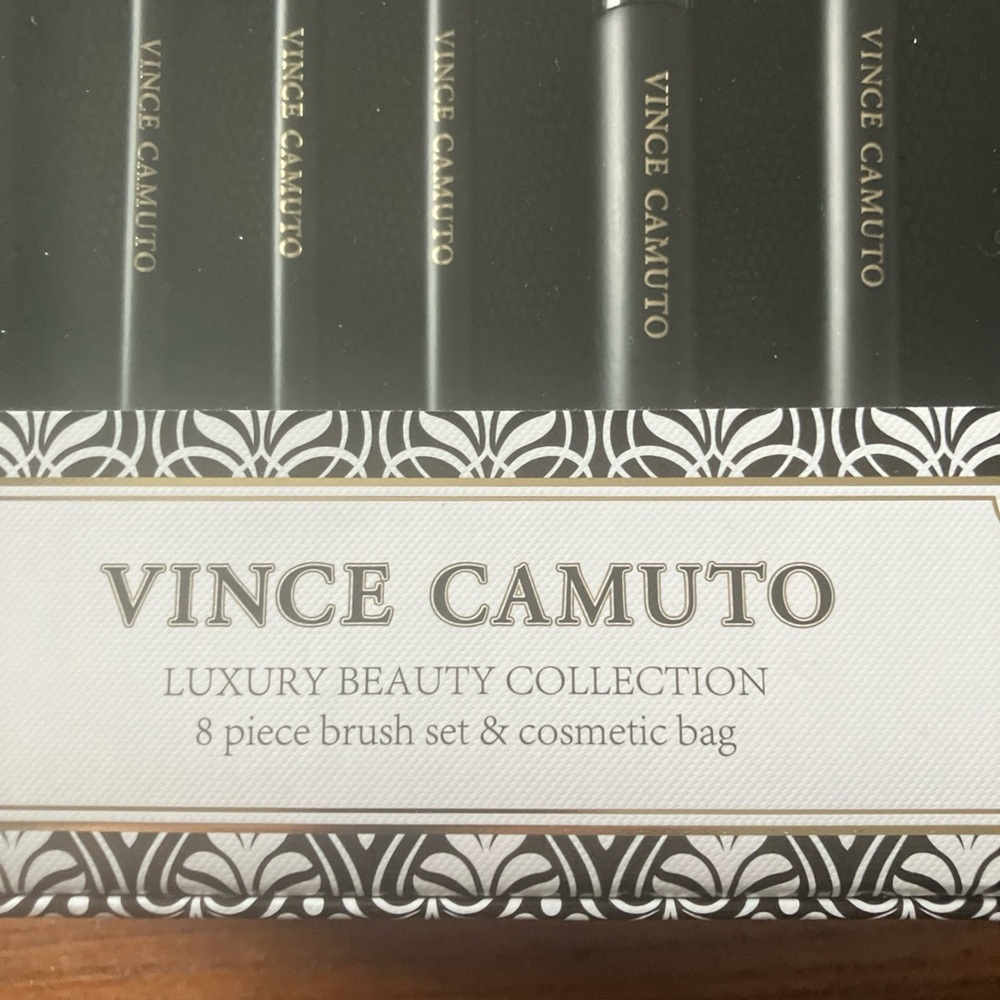 Vince Camuto Luxury Beauty Collection 8 Brush Set with Cosmetic Bag - Picture 5 of 10